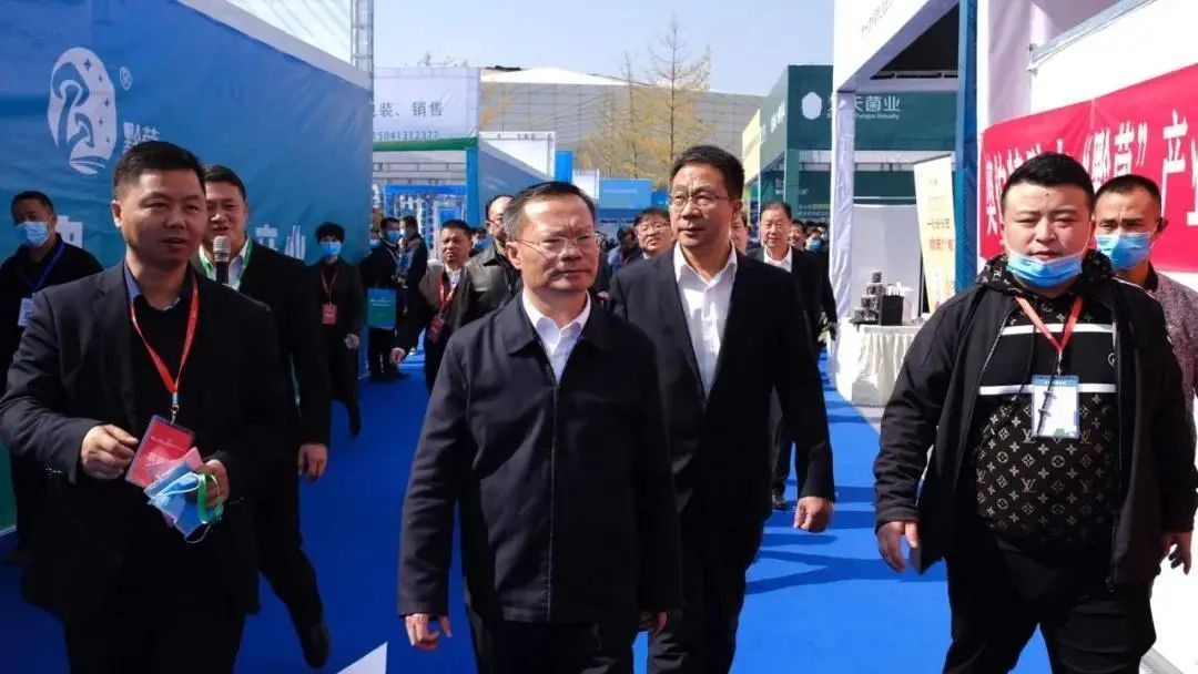 圖片關(guān)鍵詞 https://mmbiz.qpic.cn/mmbiz_jpg/tViaTicjwibVZmgEXXCALToc7mAB2rFo1LnecKl8trZzDLaud6X7WJFgMNOP6sqavhhfqGtibZYcjgHoKQ2VUzoR4A/640?wx_fmt=jpeg